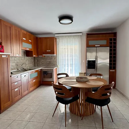 Soma Premium Living Néa Péramos